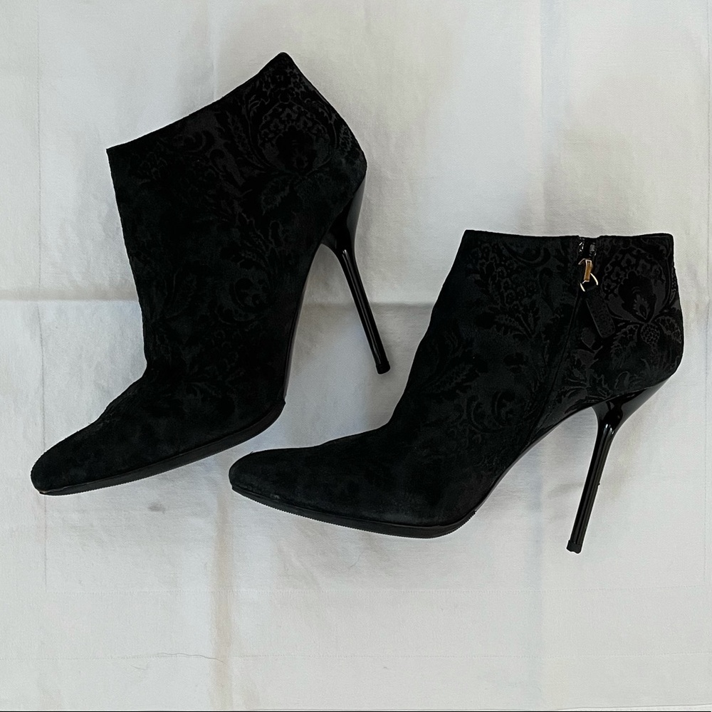 Gucci suede black heel high booties (size36.5)